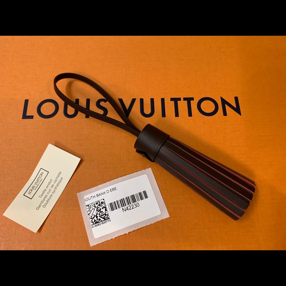 Louis Vuitton AUTHENTIC NEW Damier Ebene Tassle
